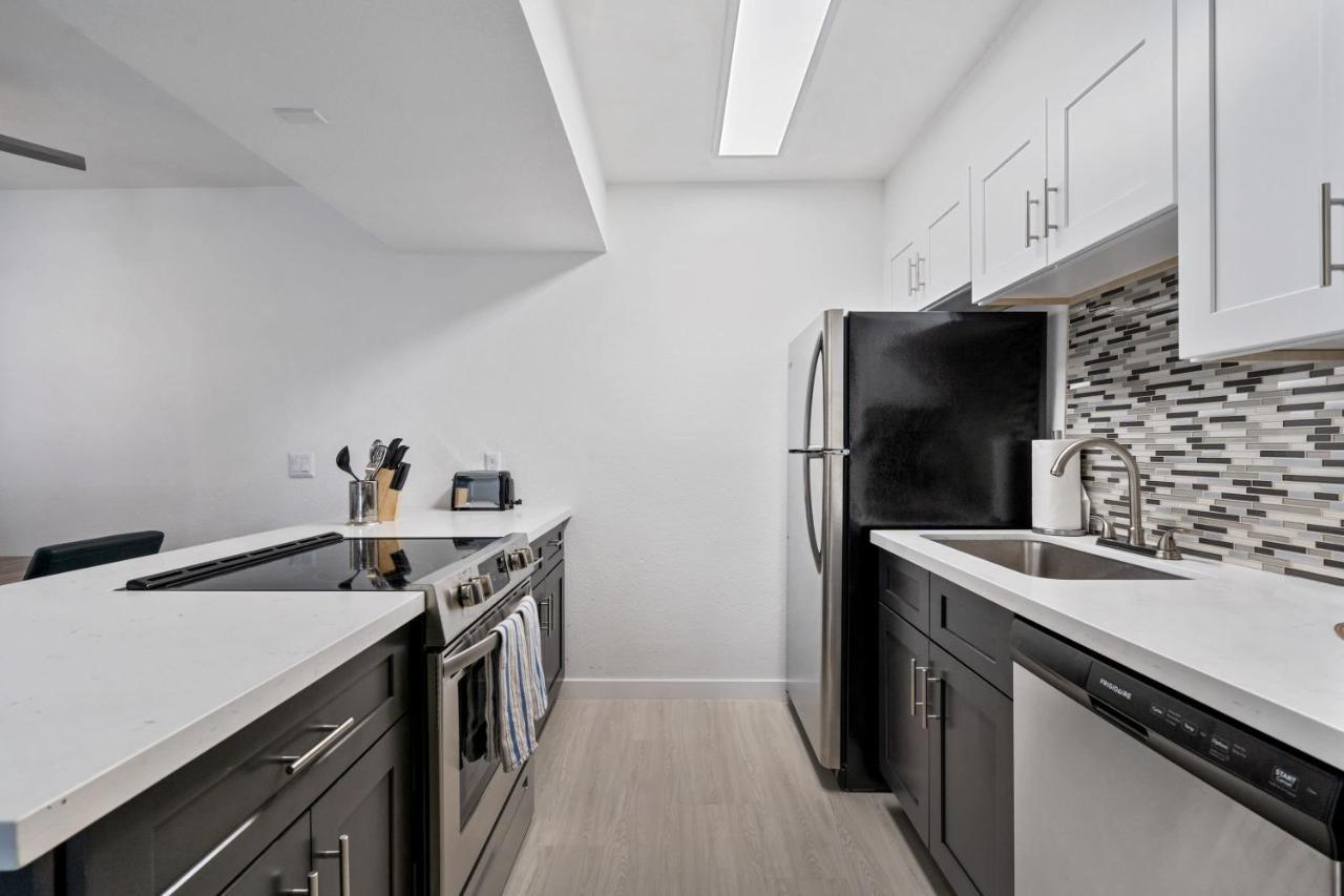Newly Renovated 2Br Apartment W Pool By Stay Gia フェニックス エクステリア 写真